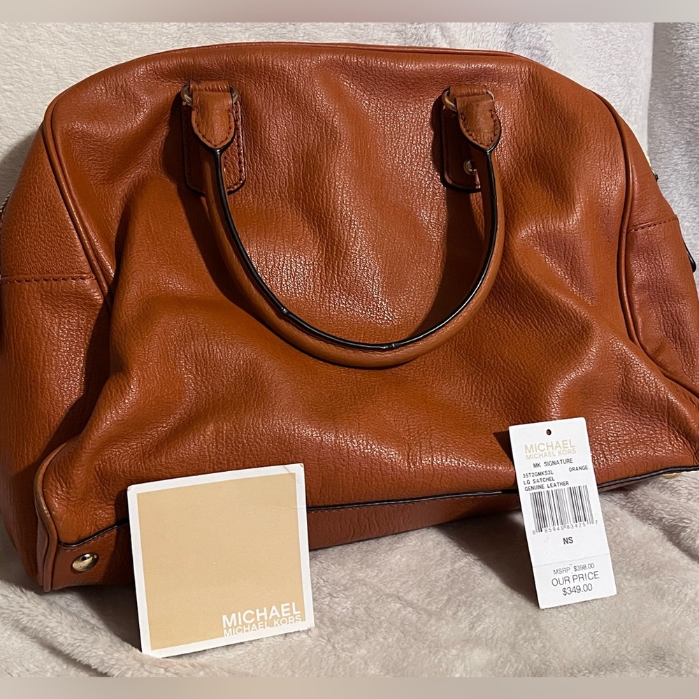 MK handbag! - Picture 1 of 6